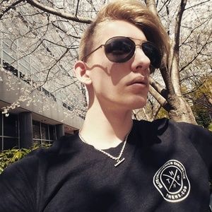 Meet your Posher, Liam